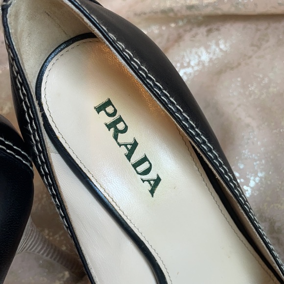 PRADA BLACK STITCH NAPPA DELAVE CLASSIC HEELS! - Picture 5 of 6